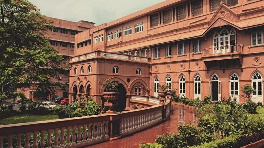 Maharashtra FDA Suspends 29 Food Licences Over Safety Violations; Cockroaches Found at Fortis Hospital Kitchen