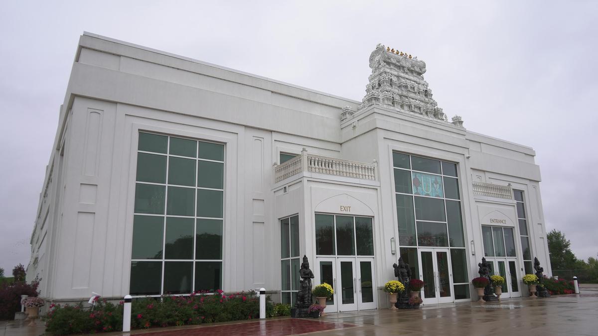 MEA urges US to ensure safety of Indians after failed Illinois temple attack